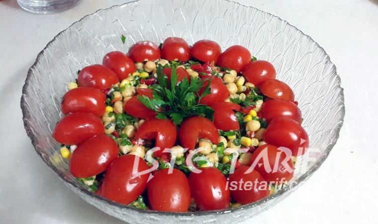 kırmızı biberli nohut salatası