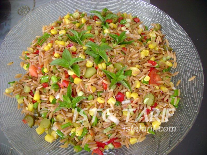 Arpa Şehriyeli Salata Nasıl Yapılır? İşte Tarif