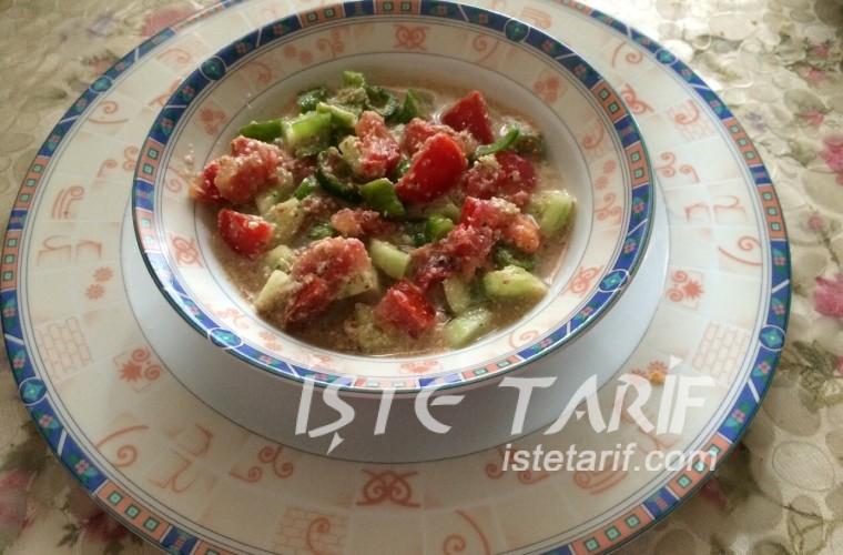 Gürcü usulü yaz salatası