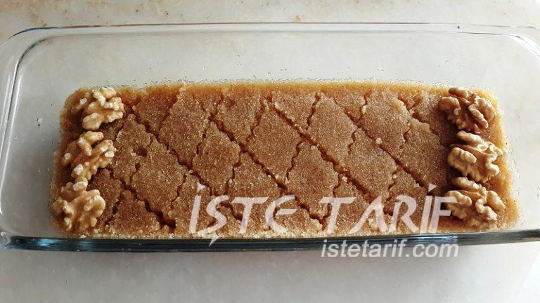 Sütsüz İrmik Helvası Tarifi İşte Tarif