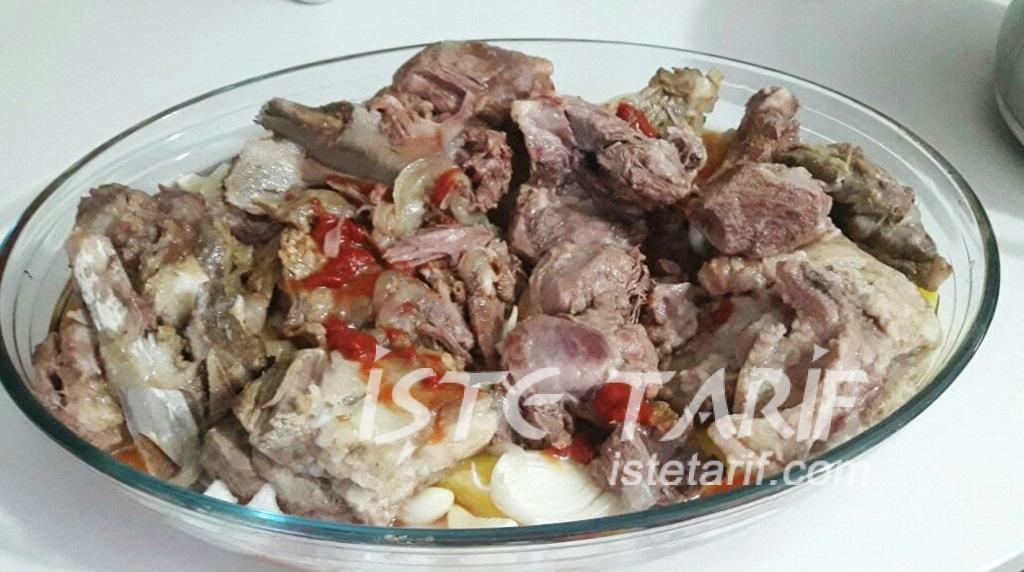 Fırında Keçi Eti Tarifi - İşte Tarif