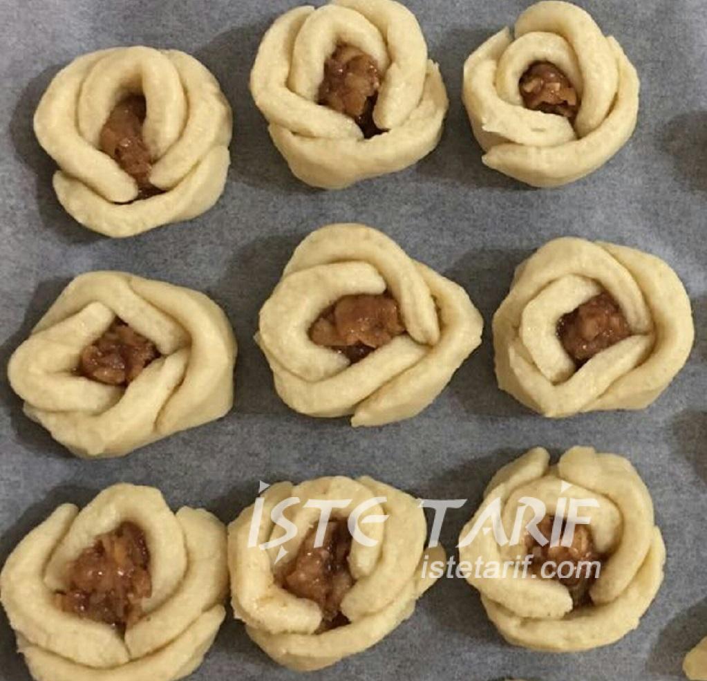 Elmalı Tarçınlı Gül Kurabiye Elmalı Tarçınlı Gül Kurabiye